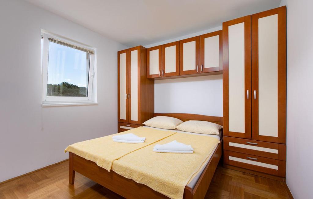 Apartments Dunja Malinska Exterior photo